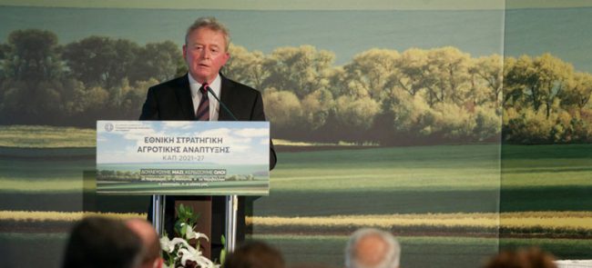 Ï õðïõñãüò ÁãñïôéêÞò ÁíÜðôõîçò ÓðÞëéïò Ëéâáíüò ìå ôïí Åðßôñïðï Ã